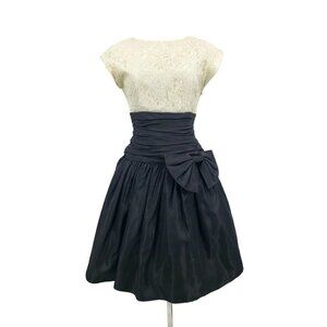 Vintage Patty O'Neil Lace Taffeta Party Dress Womens 6 Ivory Black Bow Ruched